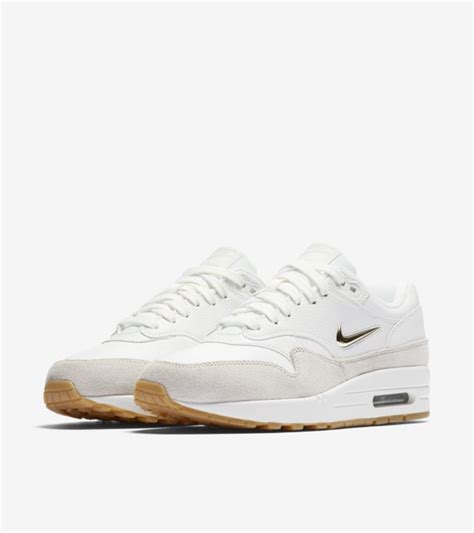 nike air max 1 dames wit grijs|Nike Air Max sneaker.